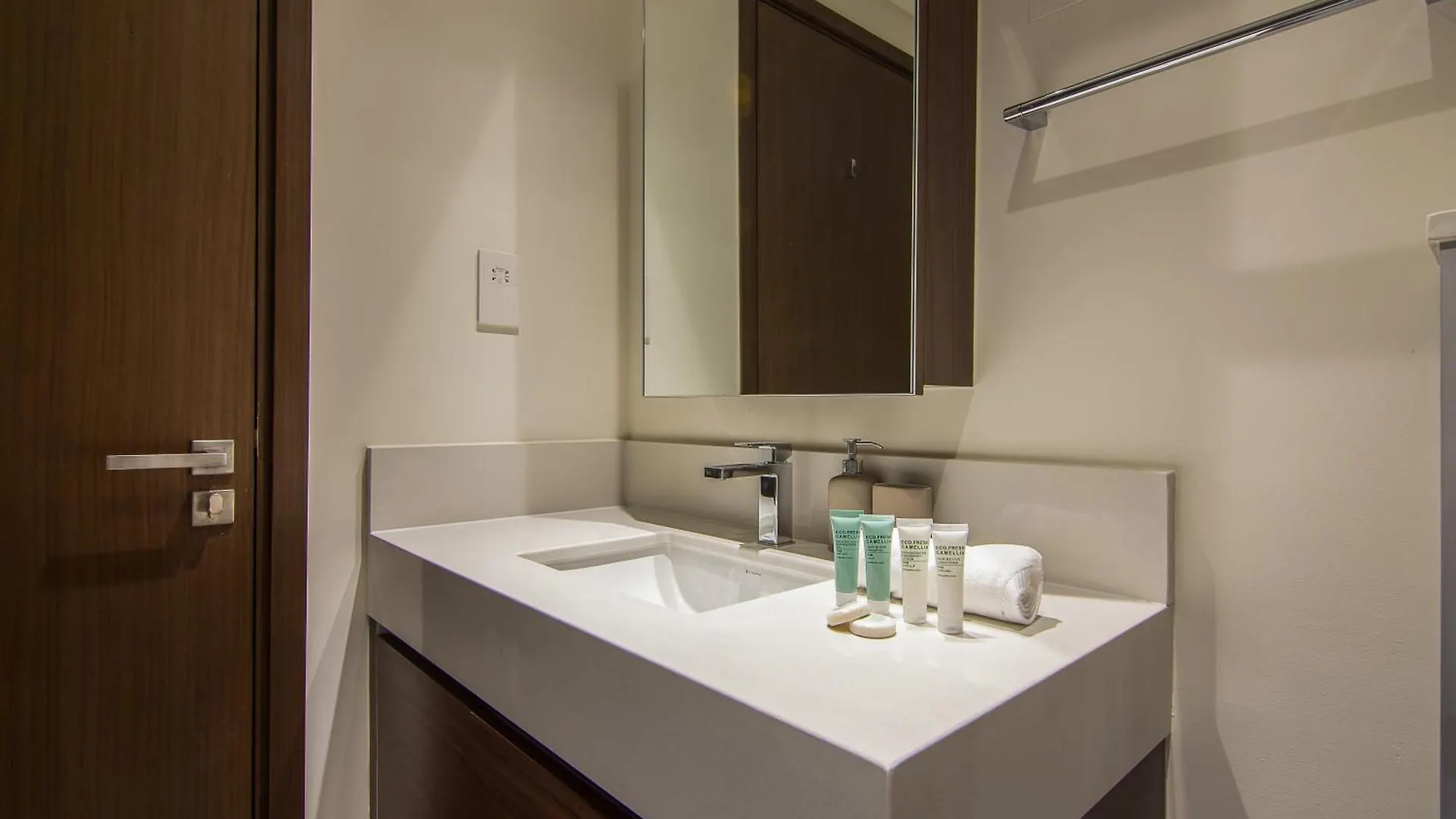 Apartment 2003 Emaar Creek Harbour Edge Luxury Residences 1Br Dubai United Arab Emirates