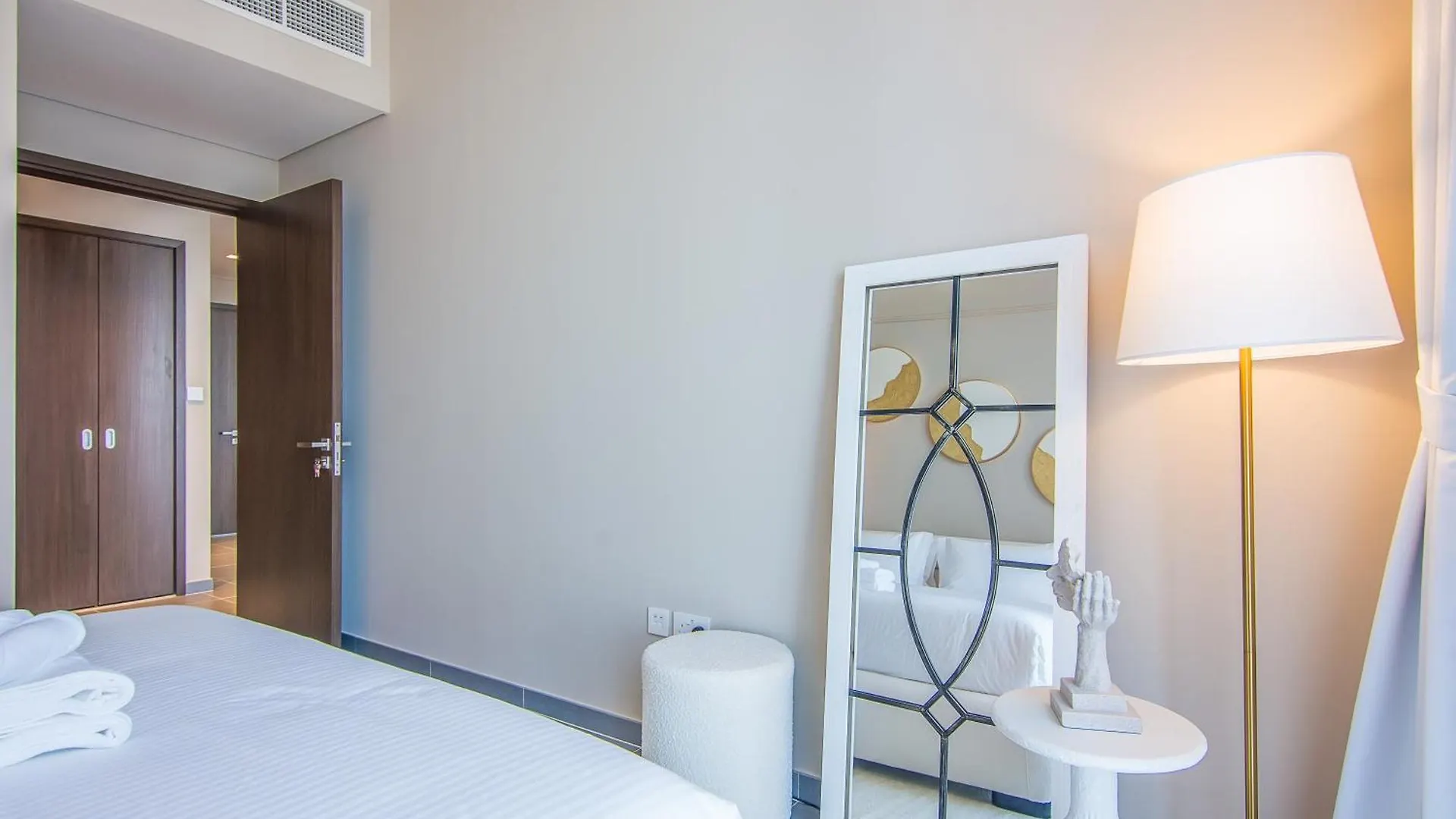 2003 Emaar Creek Harbour Edge Luxury Residences 1Br Dubai Apartment